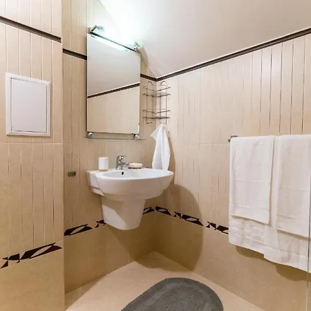 Апартаменты Spacious In The Center
