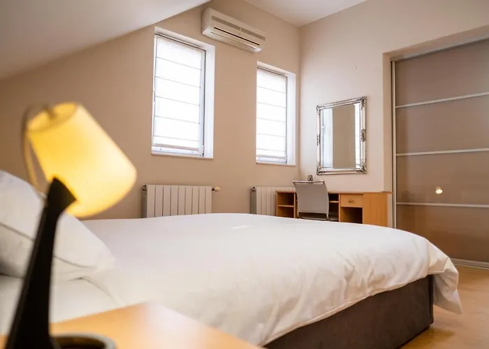 Spacious In The Center Apartament